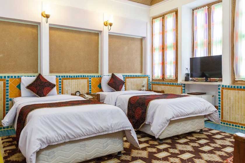 اتاق دو تخته توئین هتل باغ مشیرالممالک یزد